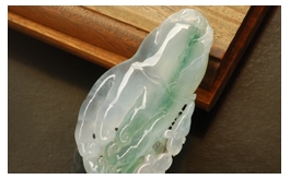 天然翡翠掛件--精品老坑玻璃種綠帶絲飄剔透福壽佛手瓜