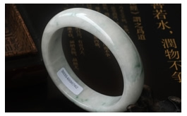 天然翡翠手鐲--老坑糯種清雅白底飄藍花寬版厚裝富貴圓鐲(56)
