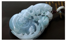 天然翡翠手把玩件--老坑冰糯種清雅淺藍綠立體精雕富貴有魚(余)