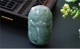 天然翡翠掛件--老坑糯種淺綠細膩凝潤雙面精雕龍頭