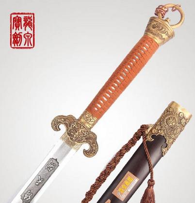 【锋利】倚天剑--原型为曹操佩剑,以百炼精钢锻造,以龙纹为装饰,乃高贵、尊荣之象征,幸运、成功之标志！
