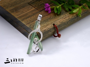 特價18K白金鉆石冰種天然A貨翡翠吊墜