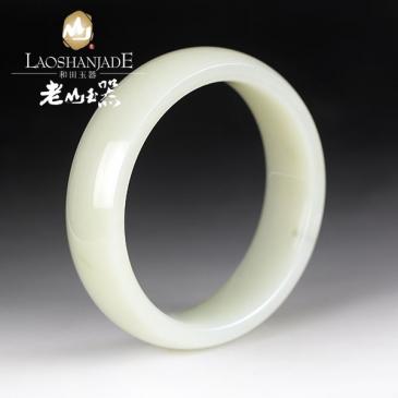 和田玉青白玉手鐲扁圓環形拋光細致