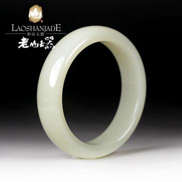 和田玉青白玉手鐲扁圓環(huán)形玉鐲拋光細(xì)致