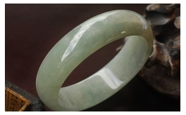 天然翡翠手鐲--老坑冰糯種清雅淺綠均色水潤晶瑩婉約秀雅圓潤正裝富貴圓鐲(58)