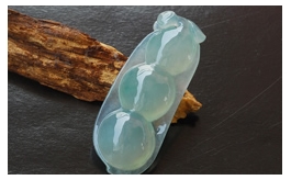 天然翡翠掛件--老坑冰種清雅淺藍(lán)綠均色水潤晶瑩飽滿圓潤四季豆