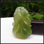 天然冰瑩綠玉髓福壽如意掛件