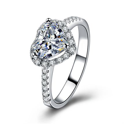 【浪漫的心】系列18K白金F-G色50分心形钻石戒指