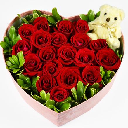 藏不住的爱19朵红玫瑰心形礼盒