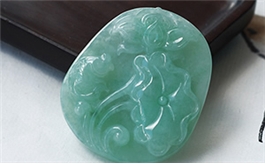 天然翡翠掛件--老坑糯種淺綠均色瑩潤(rùn)蓮年有魚(yú)