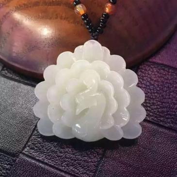 和田玉掛件孔雀開屏(競拍)