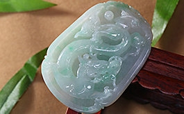 天然翡翠掛件--老坑冰糯種陽綠飄花細膩均勻厚實大氣雙面精雕飛龍戲珠