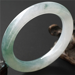天然翡翠手鐲--老坑冰種飄藍(lán)花細(xì)膩凝潤(rùn)經(jīng)典圓條鐲(55)