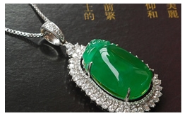 18K白金鑲鉆天然翡翠掛件--老坑冰種滿(mǎn)色正陽(yáng)綠水潤(rùn)晶瑩飽滿(mǎn)圓潤(rùn)滿(mǎn)包金奢華鑲嵌富貴福瓜