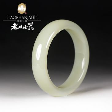 和田玉青白玉手鐲扁圓環形瑩潤舒滑
