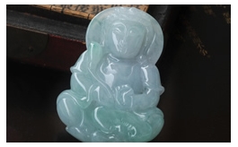 天然翡翠掛件--老坑冰種淺藍綠潤澤晶瑩圓潤厚實雙面精雕慈悲觀音