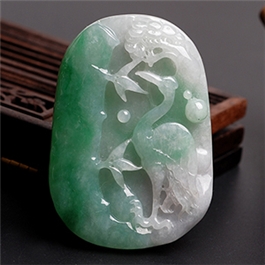 天然翡翠掛件-老坑冰糯種翠綠飄花細膩潤澤精工浮雕松鶴延年