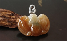 18K白金鑲鉆翡翠掛件--老坑糯種黃翡圓潤晶瑩精致福在眼前