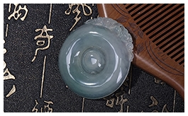天然翡翠掛件--老坑冰種淺綠均色水潤晶瑩雙面精雕祥瑞福如東海
