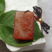 精美紅玉髓龍牌
