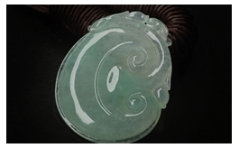 天然翡翠掛件--老坑冰種清瑩淺綠細(xì)膩均勻水潤晶瑩圓潤厚實(shí)雙面精雕如意滿滿