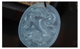 天然翡翠掛件-老坑冰玻種滿水晶瑩剔透浮雕飛龍戲珠
