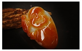 天然翡翠掛件--老坑糯種鮮潤黃翡伴藍綠細膩均勻飽滿圓潤小巧玲瓏俏色巧雕逍遙佛