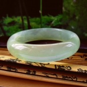 精美岫玉湖綠色手鐲