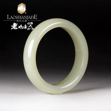 和田玉青白玉手鐲扁圓環形色淺灰綠