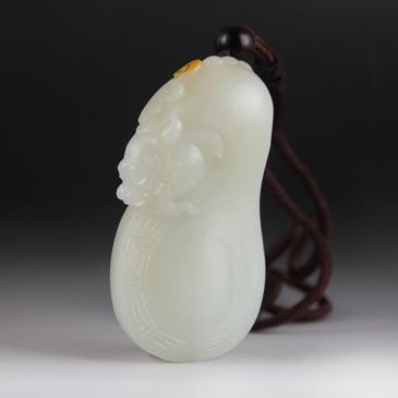 新疆天然和田玉白玉把件福獸101.89g專柜正品附帶證書
