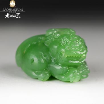 和田玉碧玉掛件貔貅形態(tài)逼真姿態(tài)婉轉(zhuǎn)