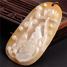 天然翡翠掛件--老坑糯種黃翡細膩瑩潤精致浮雕年年有余