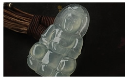 天然翡翠掛件--精品老坑冰玻種清瑩淺綠均色極細膩均勻水潤靈透雙面精雕靜雅慈悲觀音