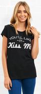 KissMeLikeItTee