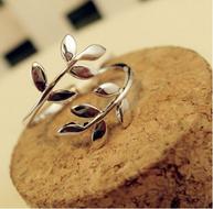SimpleCurvedLeafShapeAlloyRingForWomen