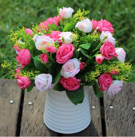 Elegant Fashionable Beautiful A Bouquet of Artificial Rose (No Vase)