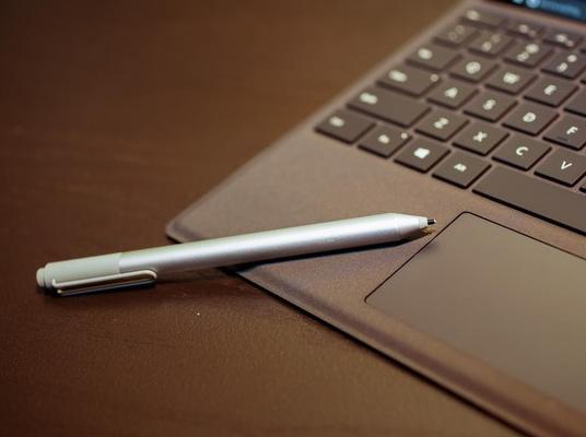微软Surface笔将支持座充电了