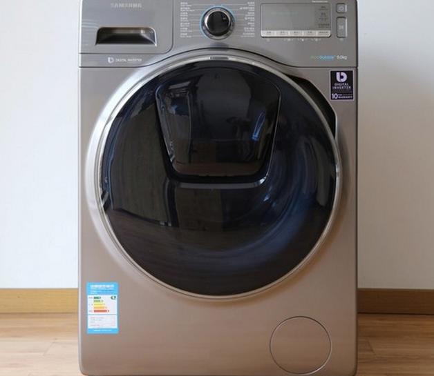 三星蝶窗蓝水晶洗衣机评测 可加衣服的滚筒洗衣机