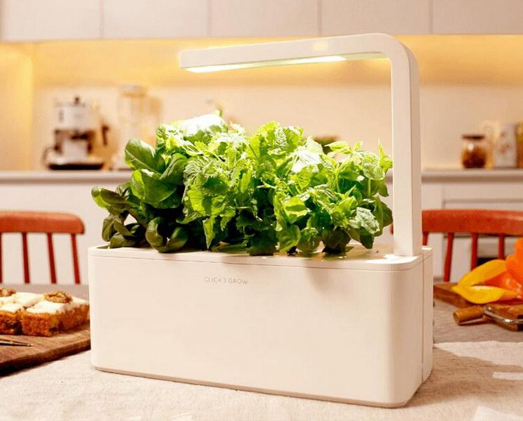 新版智能盆栽草本花園——ClickAndGrowSmartHerbGarden