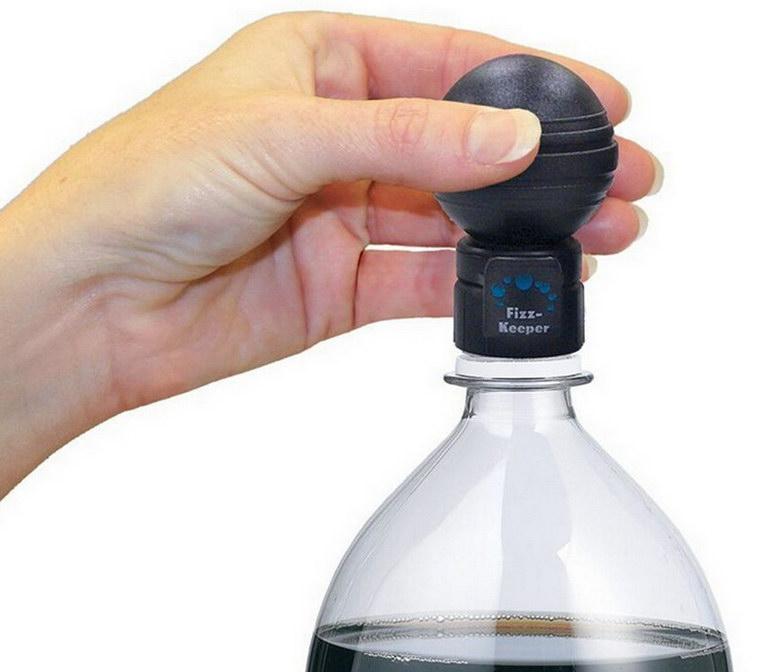 将气泡锁在饮料中——FizzKeeperPump可以增压的可乐瓶盖