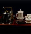 红木茶盘白色茶具