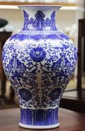 150件青花蓮花紋魚蝠觀音瓶